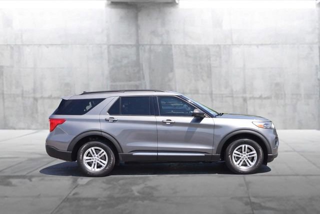 Certified 2022 Ford Explorer XLT w/ Class IV Trailer Tow Package AWD/4WD image 5