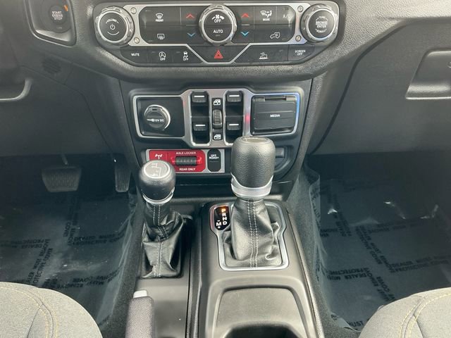 Used 2024 Jeep Gladiator Sport image 15