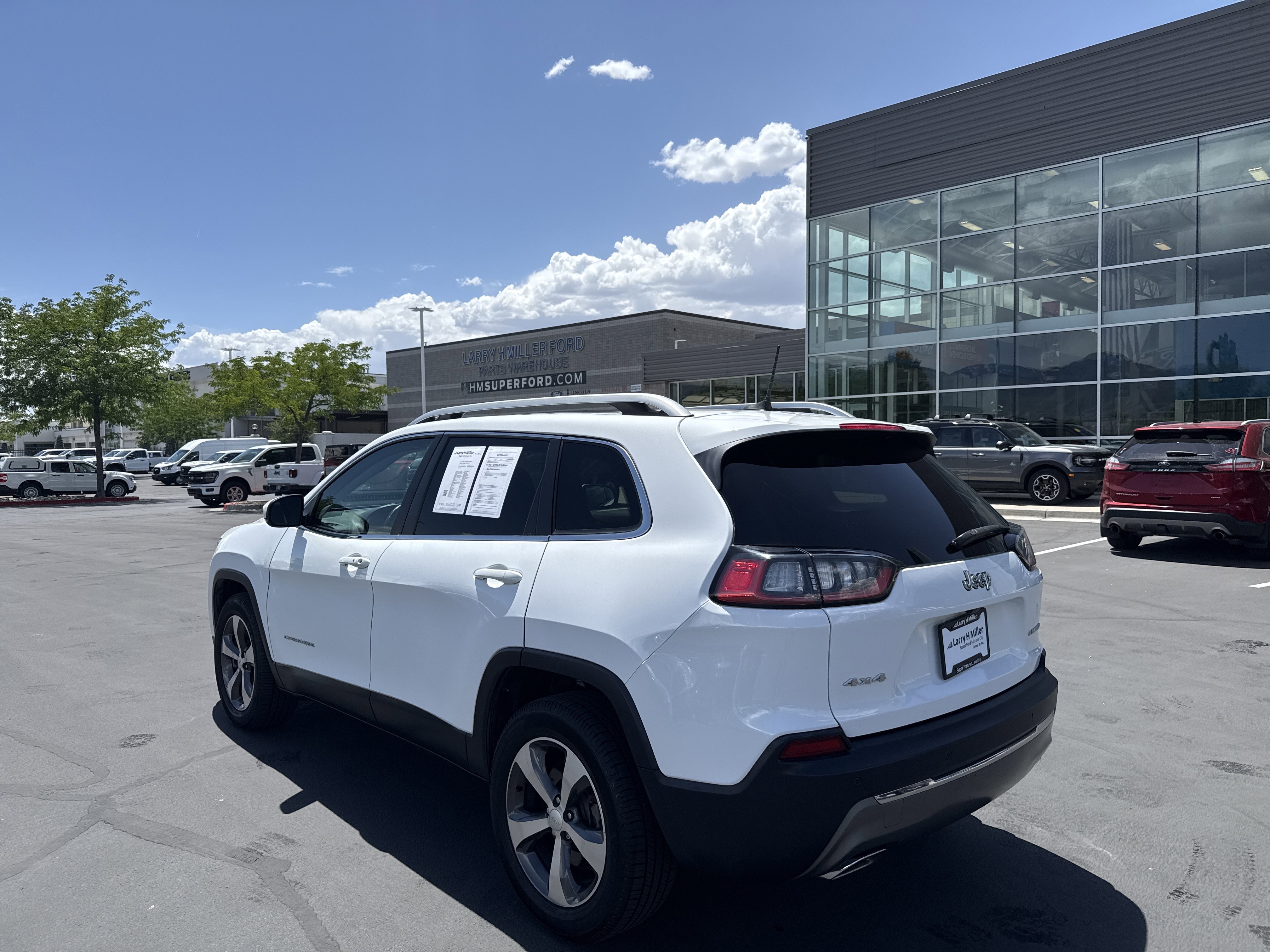 Used 2019 Jeep Cherokee Limited AWD/4WD image 3