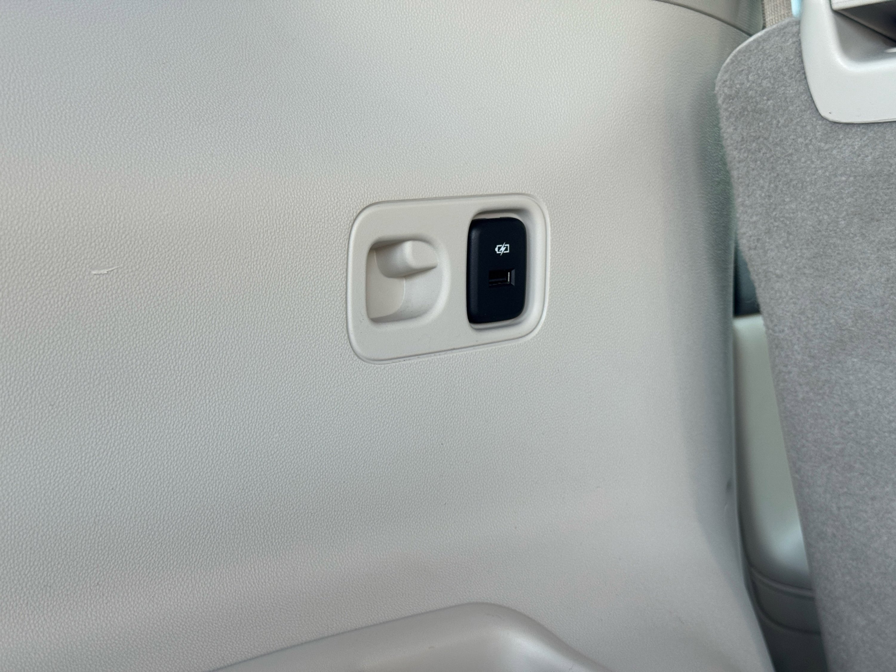 Used 2023 GMC Acadia Denali w/ Denali Ultimate Package image 24