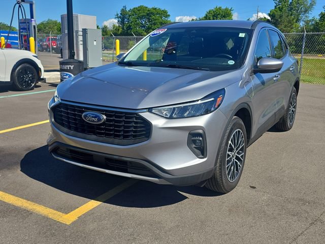 Certified 2024 Ford Escape SE FWD image 2