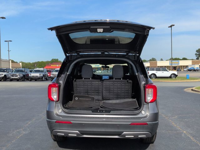 Certified 2022 Ford Explorer XLT w/ Equipment Group 202A RWD image 33