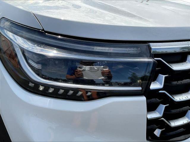 Certified 2025 Ford Explorer Platinum w/ Ultimate Package AWD/4WD image 35