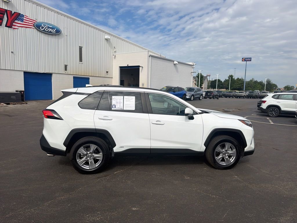 Used 2023 Toyota RAV4 XLE AWD/4WD image 9