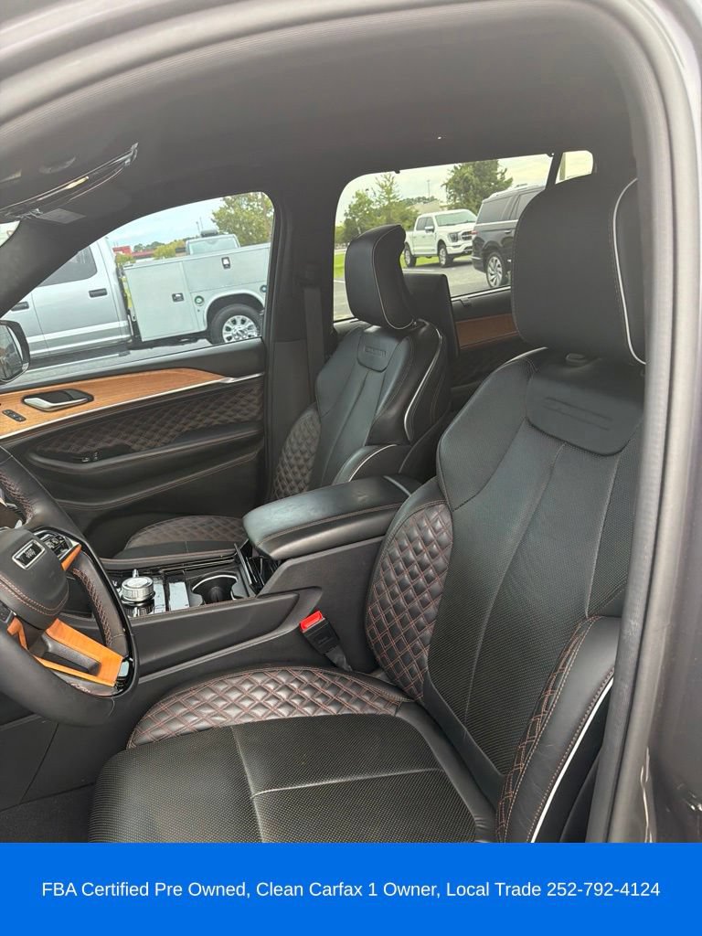 Used 2023 Jeep Grand Cherokee L Summit AWD/4WD image 5