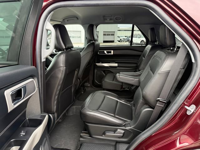 Certified 2022 Ford Explorer XLT w/ Equipment Group 202A image 4