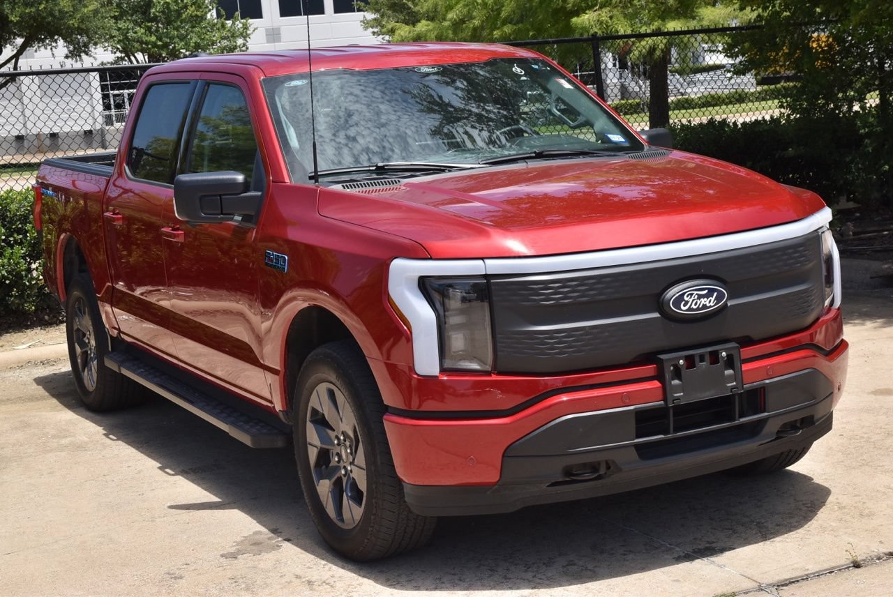 Certified 2025 Ford F150 Lightning Flash AWD/4WD image 4