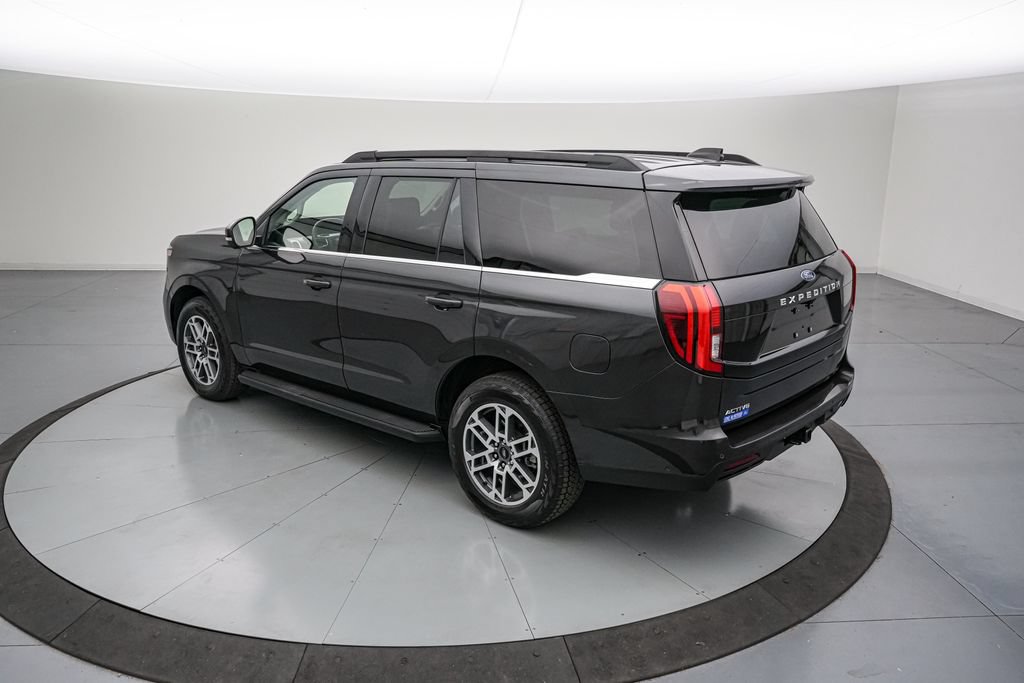 Certified 2025 Ford Expedition Active AWD/4WD image 6