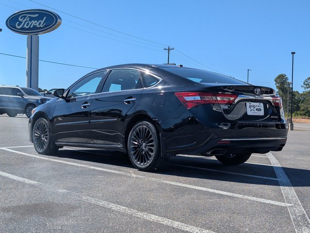 Used 2018 Toyota Avalon Touring FWD image 3