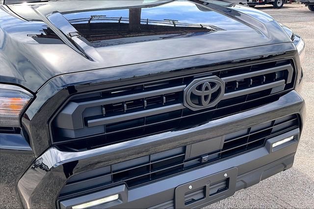 Used 2025 Toyota 4Runner SR5 AWD/4WD image 27