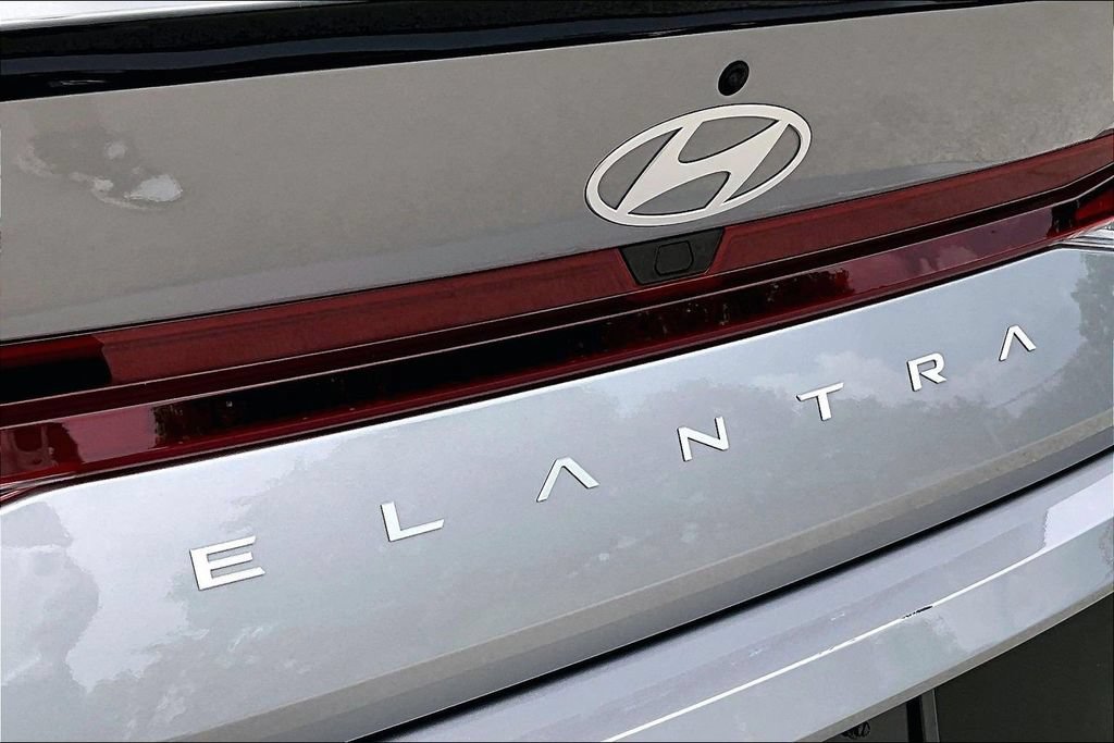 Used 2026 Hyundai Elantra Sport FWD image 8