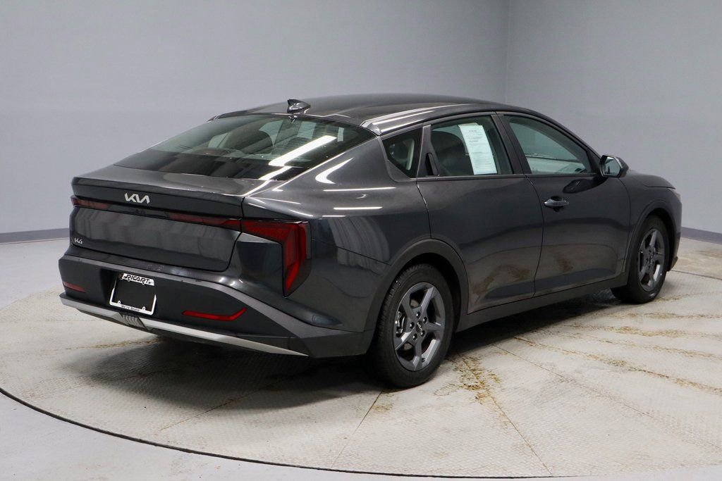 Used 2025 Kia K4 LXS image 5