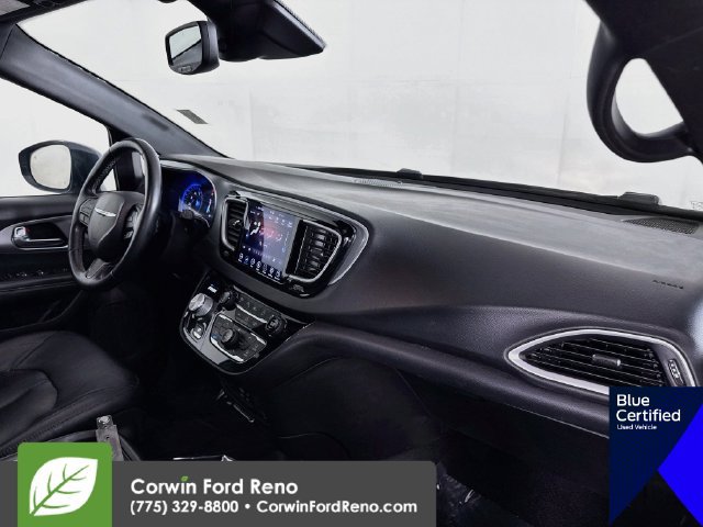 Used 2020 Chrysler Pacifica Touring-L Plus FWD image 35