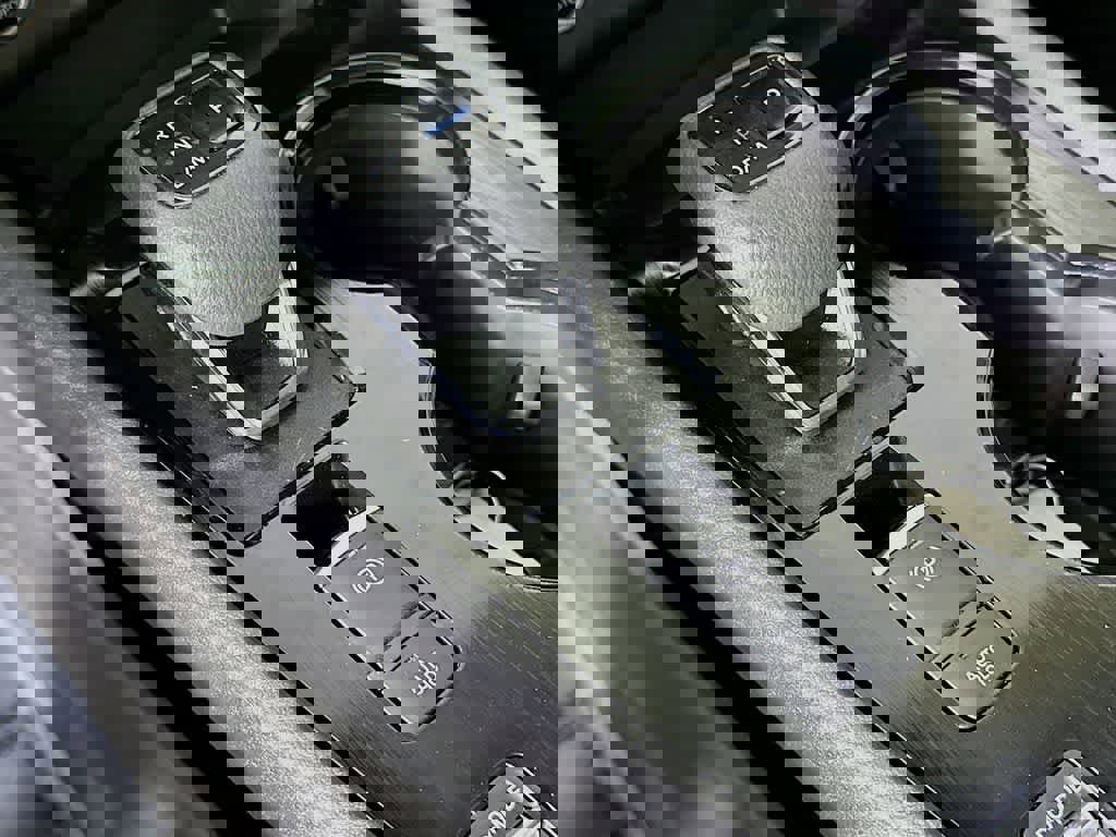 Used 2021 Nissan Rogue SV image 19