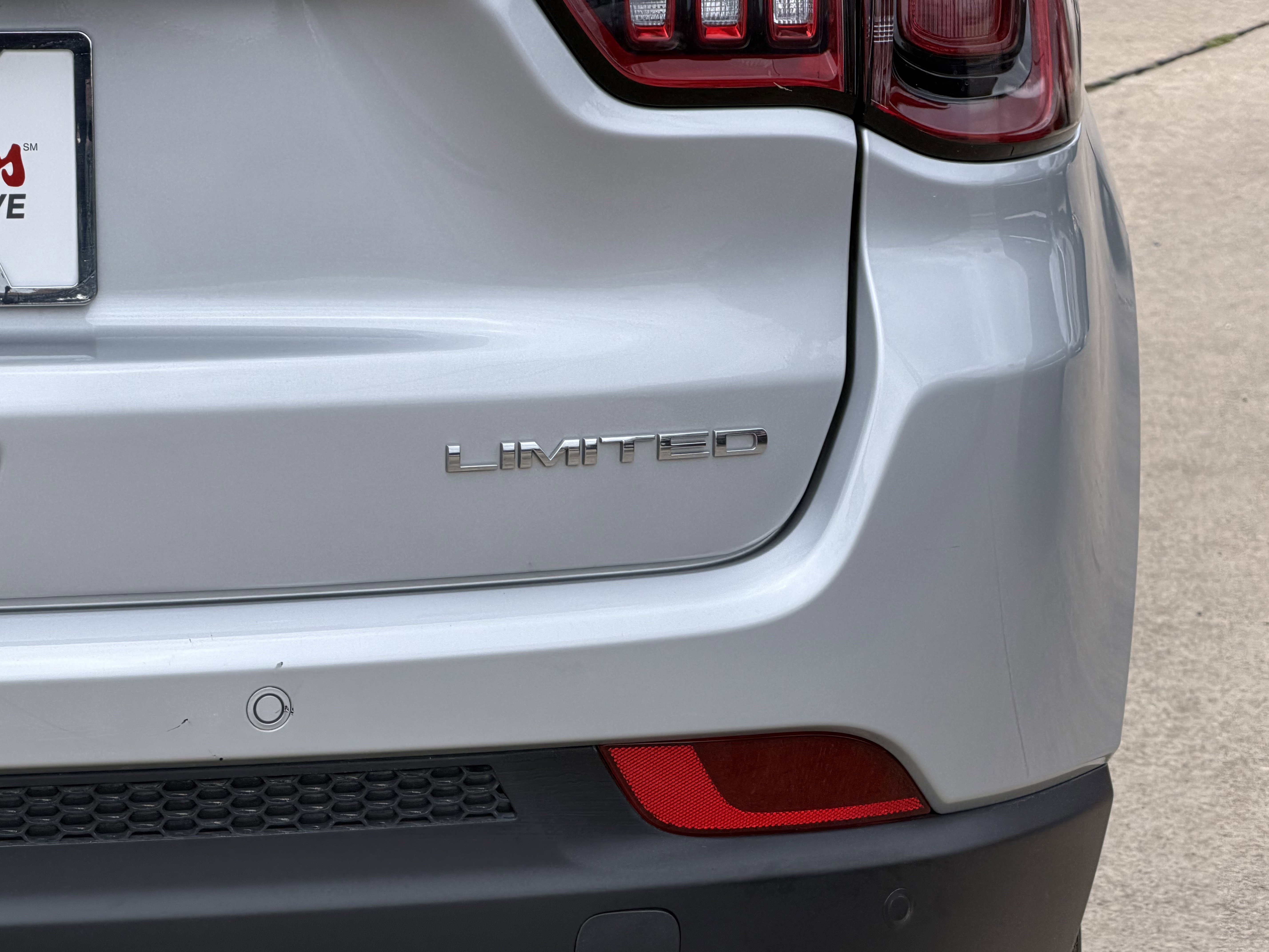 Used 2026 Jeep Compass Limited image 8