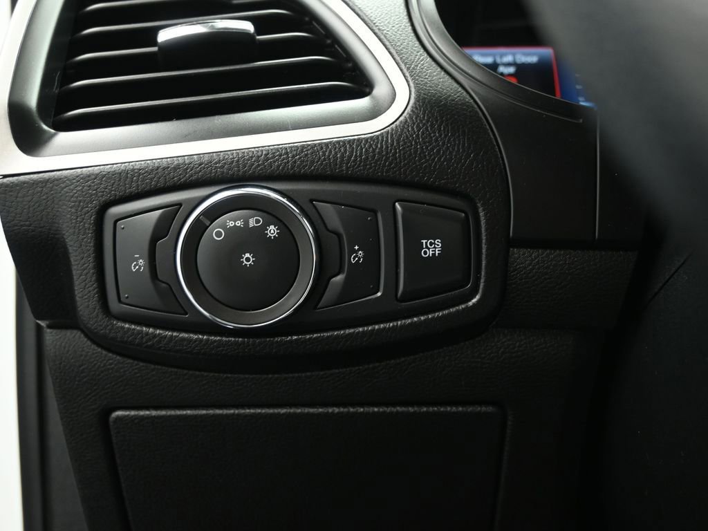 Certified 2023 Ford Edge SE w/ Black Appearance Package image 38