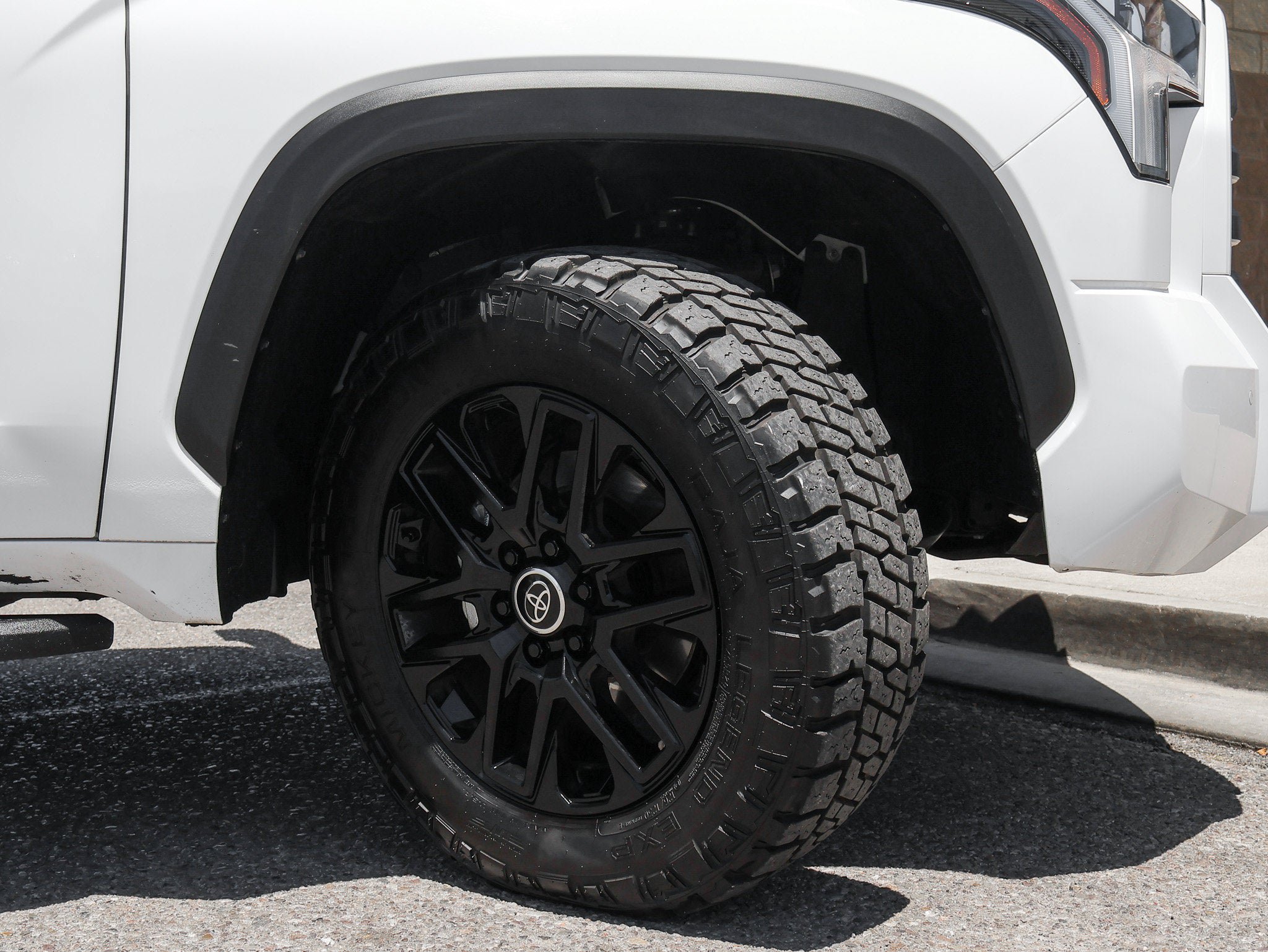 Used 2024 Toyota Tundra Limited AWD/4WD image 13
