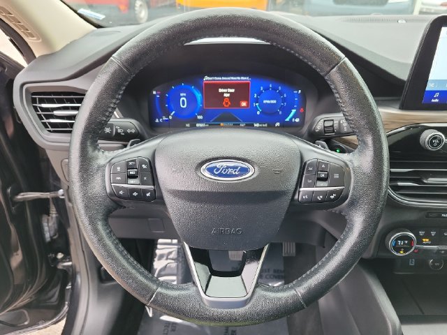 Certified 2020 Ford Escape Titanium AWD/4WD image 26