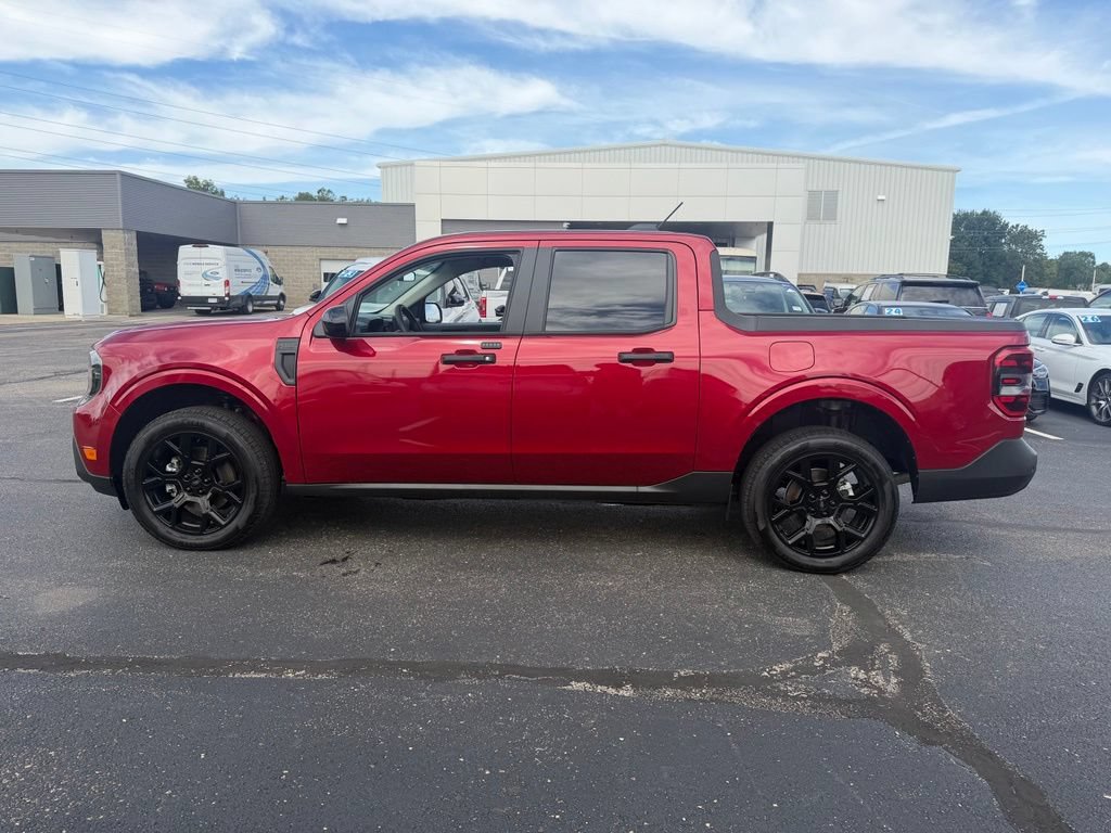 Certified 2025 Ford Maverick XLT w/ Black Appearance Package AWD/4WD image 5