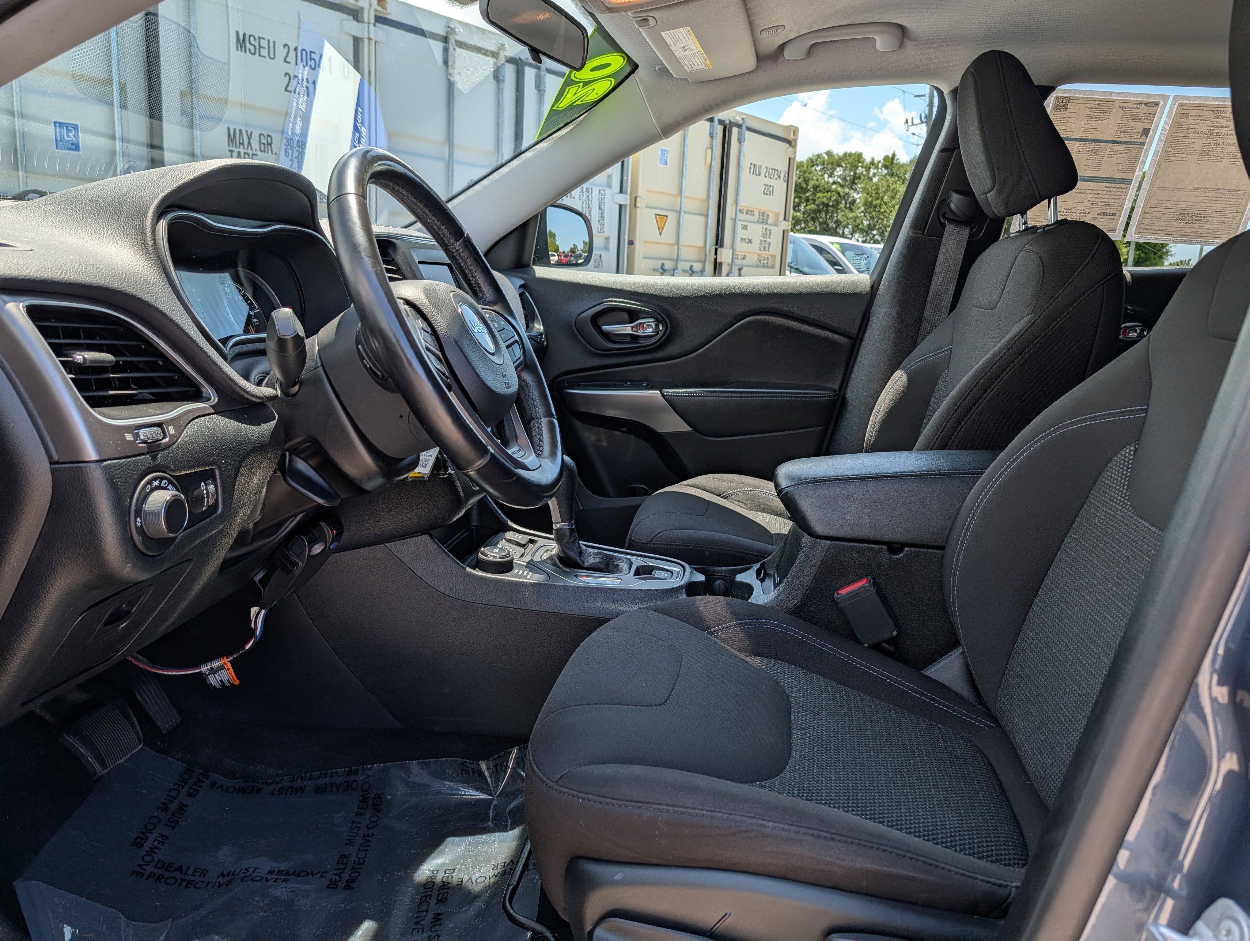 Used 2020 Jeep Cherokee Latitude w/ Cold Weather Group AWD/4WD image 26