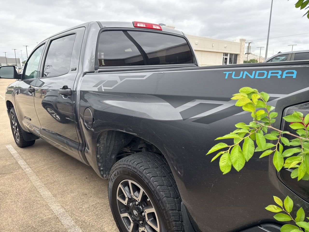 Used 2018 Toyota Tundra SR5 w/ SR5 Upgrade Package AWD/4WD image 6