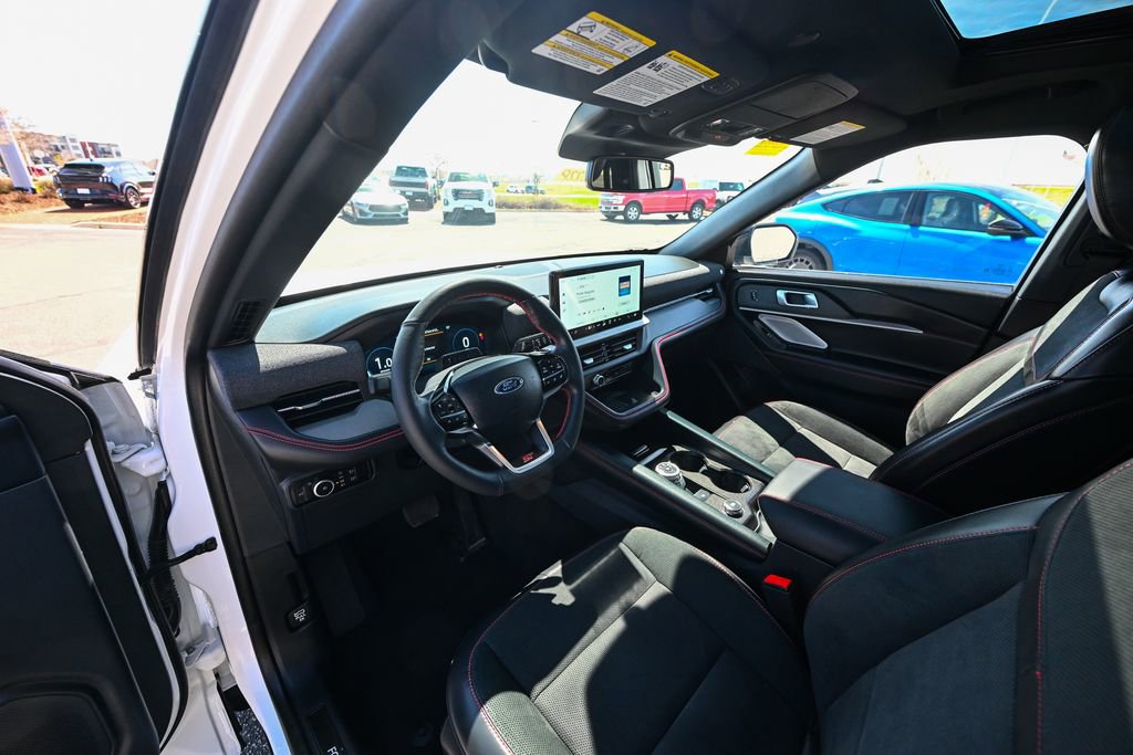Certified 2025 Ford Explorer ST AWD/4WD image 19