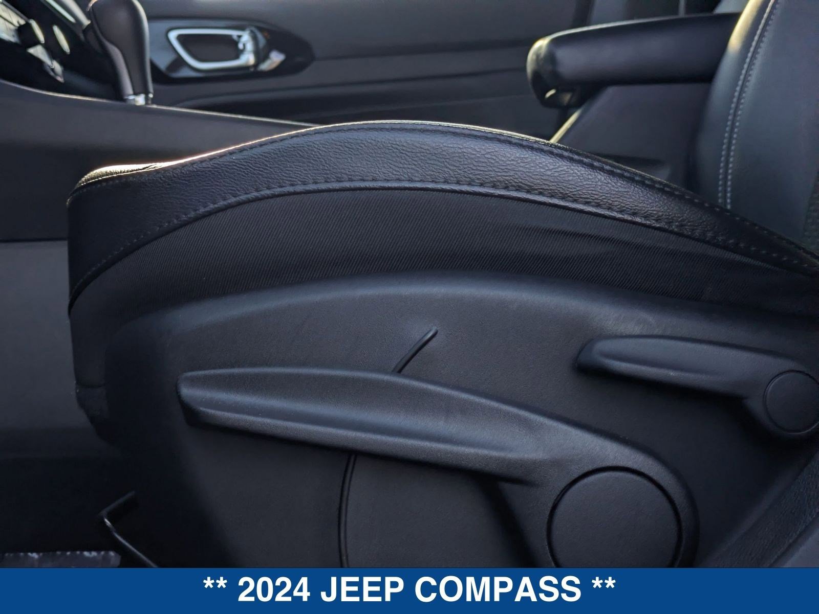 Used 2024 Jeep Compass Latitude w/ Convenience Group image 22