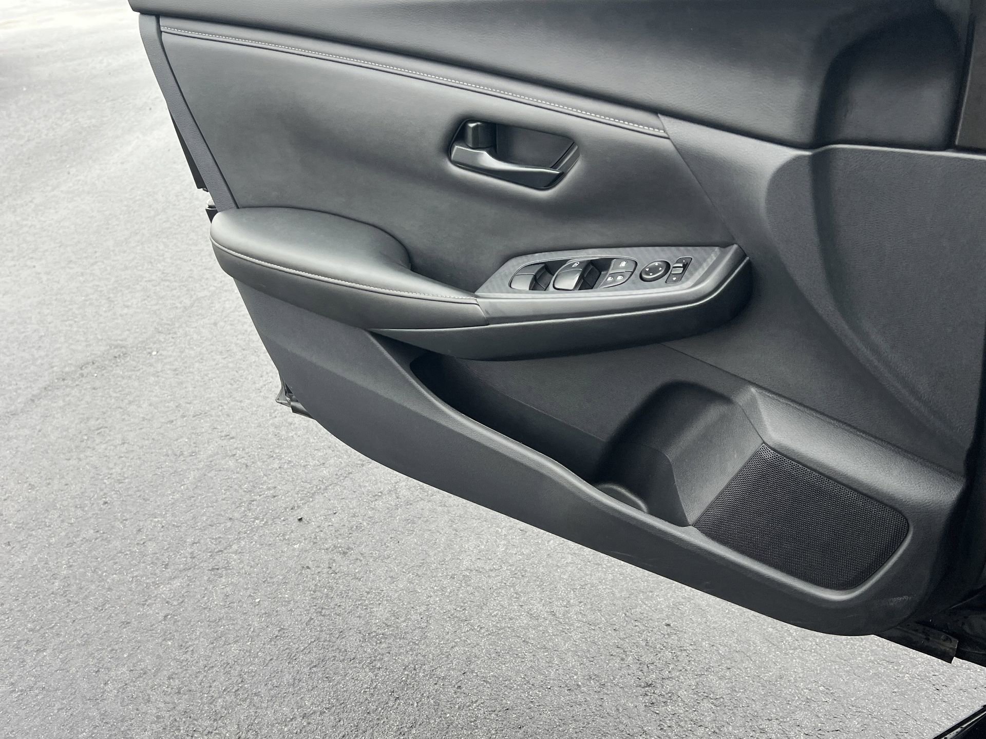 Used 2025 Nissan Sentra S image 18