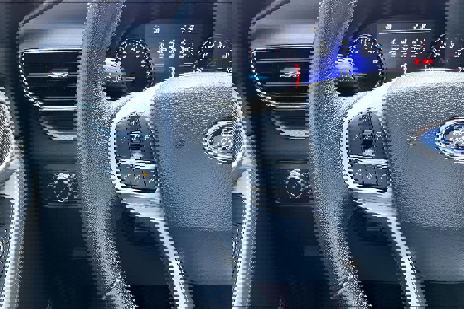 Certified 2022 Ford Explorer XLT w/ Equipment Group 202A image 25