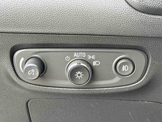 Used 2022 Buick Encore GX Select FWD image 38