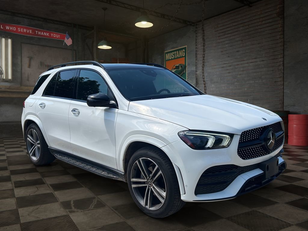 Used 2022 Mercedes-Benz GLE 350 4MATIC w/ AMG Line Exterior image 2