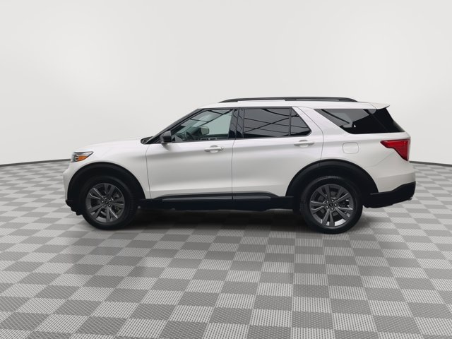 Certified 2021 Ford Explorer XLT w/ Equipment Group 202A AWD/4WD image 40