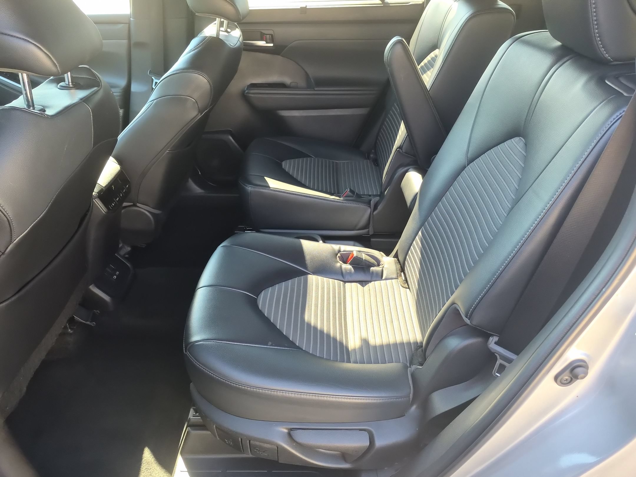 Used 2023 Toyota Highlander XSE AWD/4WD image 31