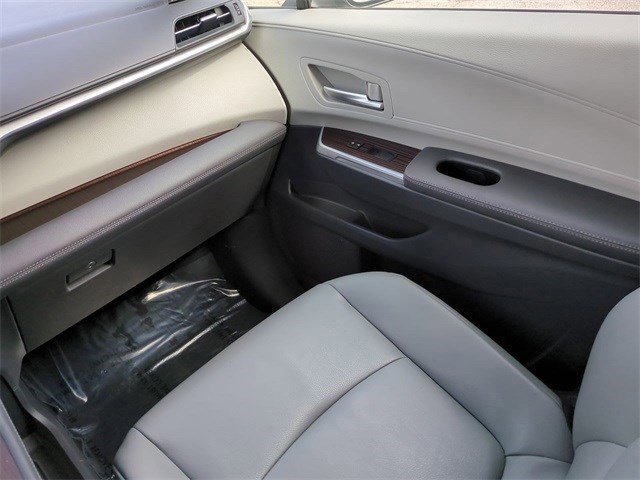 Used 2022 Toyota Sienna XLE image 17