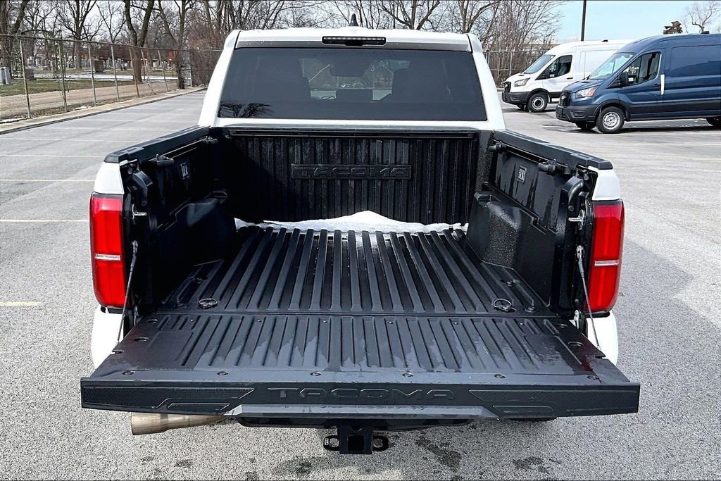 Used 2025 Toyota Tacoma TRD Off-Road AWD/4WD image 32