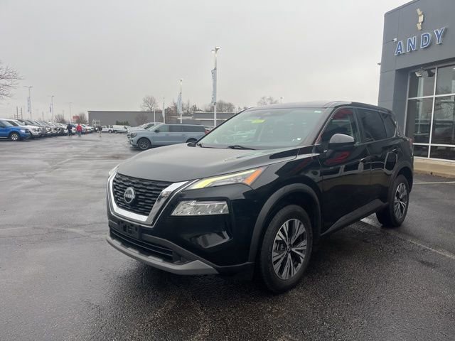 Used 2022 Nissan Rogue SV image 2