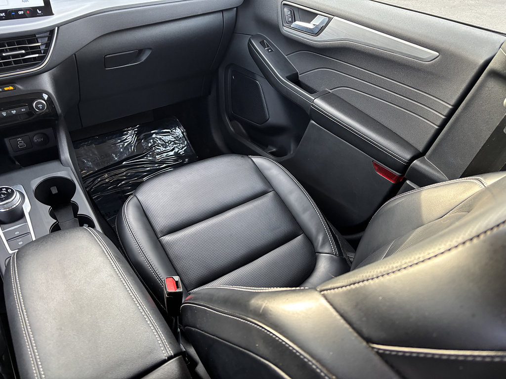 Certified 2024 Ford Escape Platinum AWD/4WD image 20