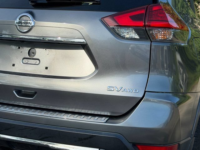 Used 2017 Nissan Rogue SV w/ SV Premium Package AWD/4WD image 36
