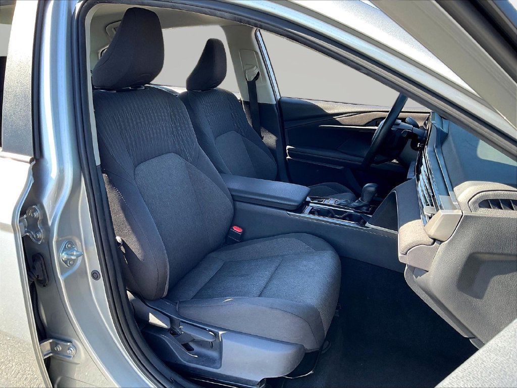 Used 2025 Toyota Camry LE FWD image 33