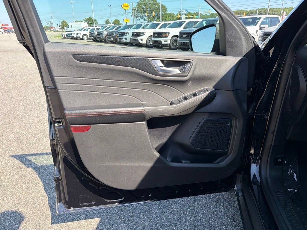 Certified 2023 Ford Escape ST-Line w/ Tech Pack #1 FWD image 13