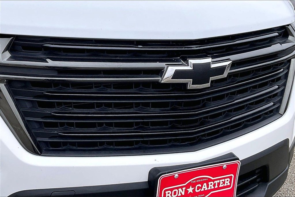 Used 2023 Chevrolet Traverse LT image 34