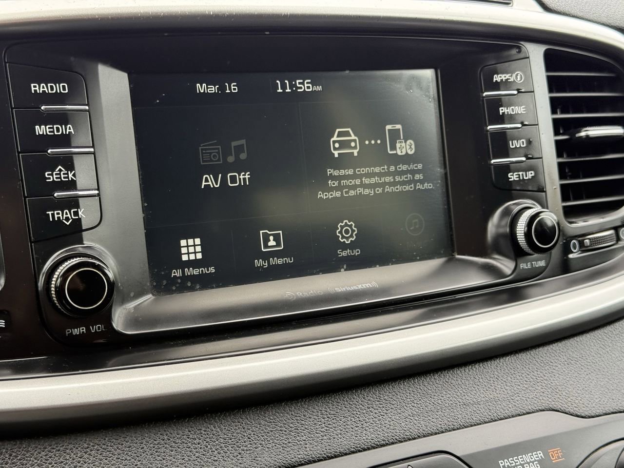 Used 2018 Kia Sorento LX image 16