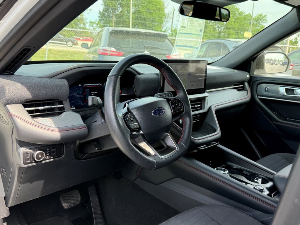 Certified 2025 Ford Explorer ST-Line w/ ST-Line Street Pack image 12