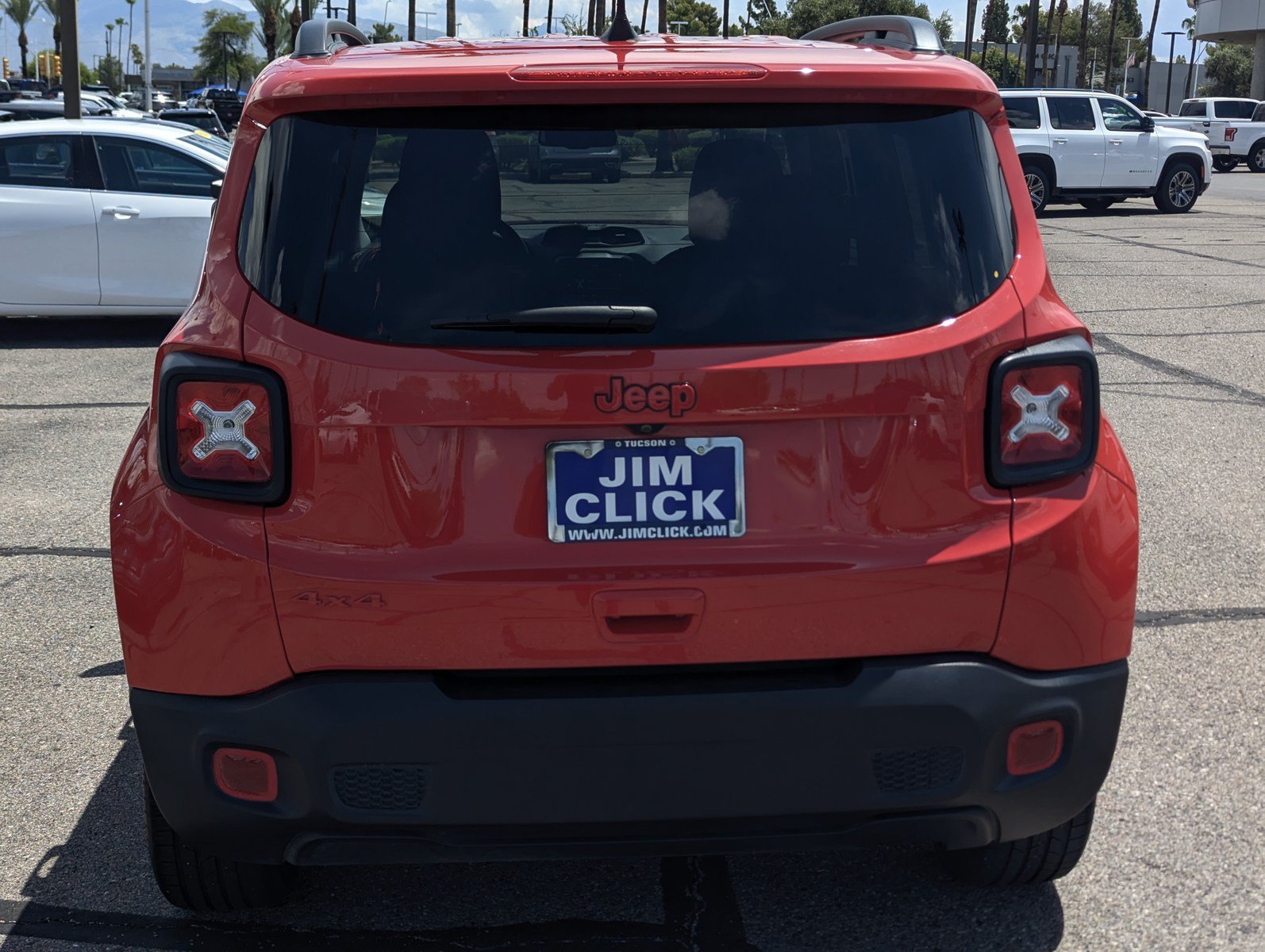 Used 2022 Jeep Renegade Latitude w/ Convenience Group AWD/4WD image 3