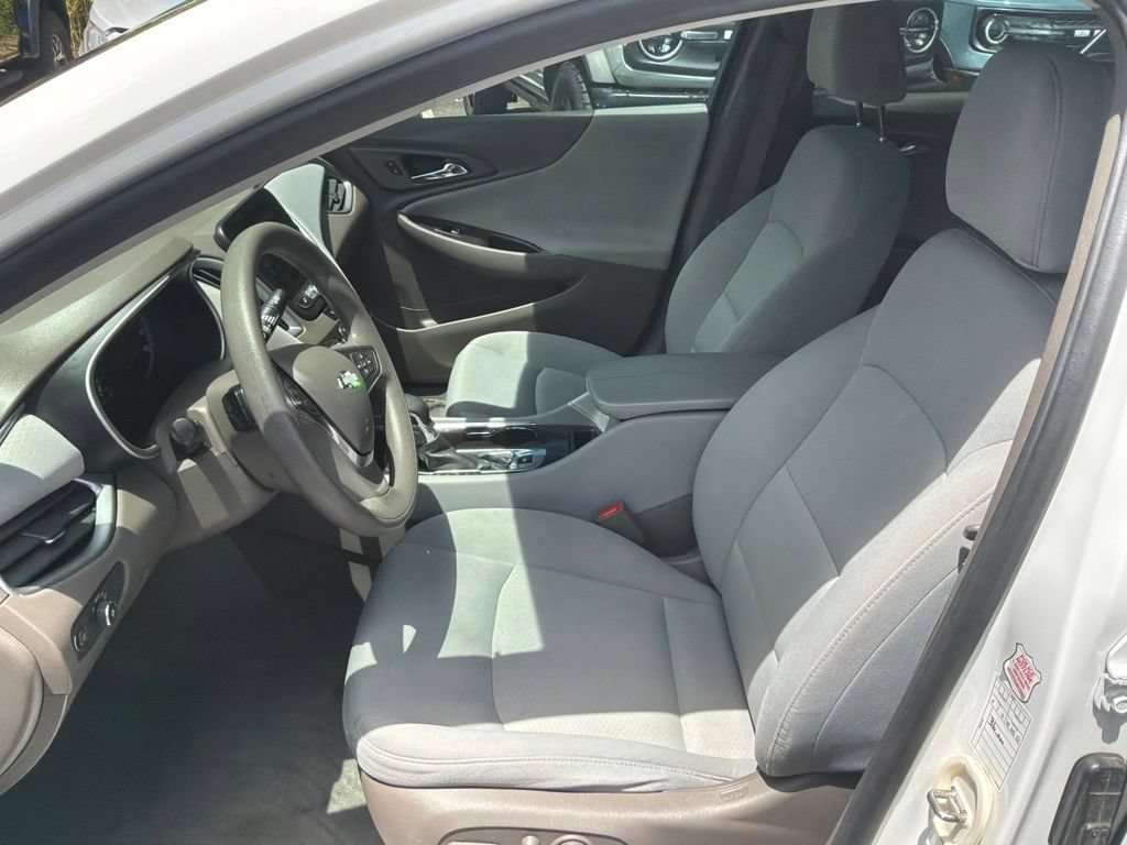 Used 2022 Chevrolet Malibu LT FWD image 15