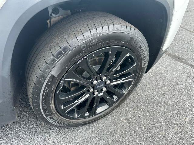Used 2023 GMC Acadia SLE w/ Elevation Edition FWD image 23