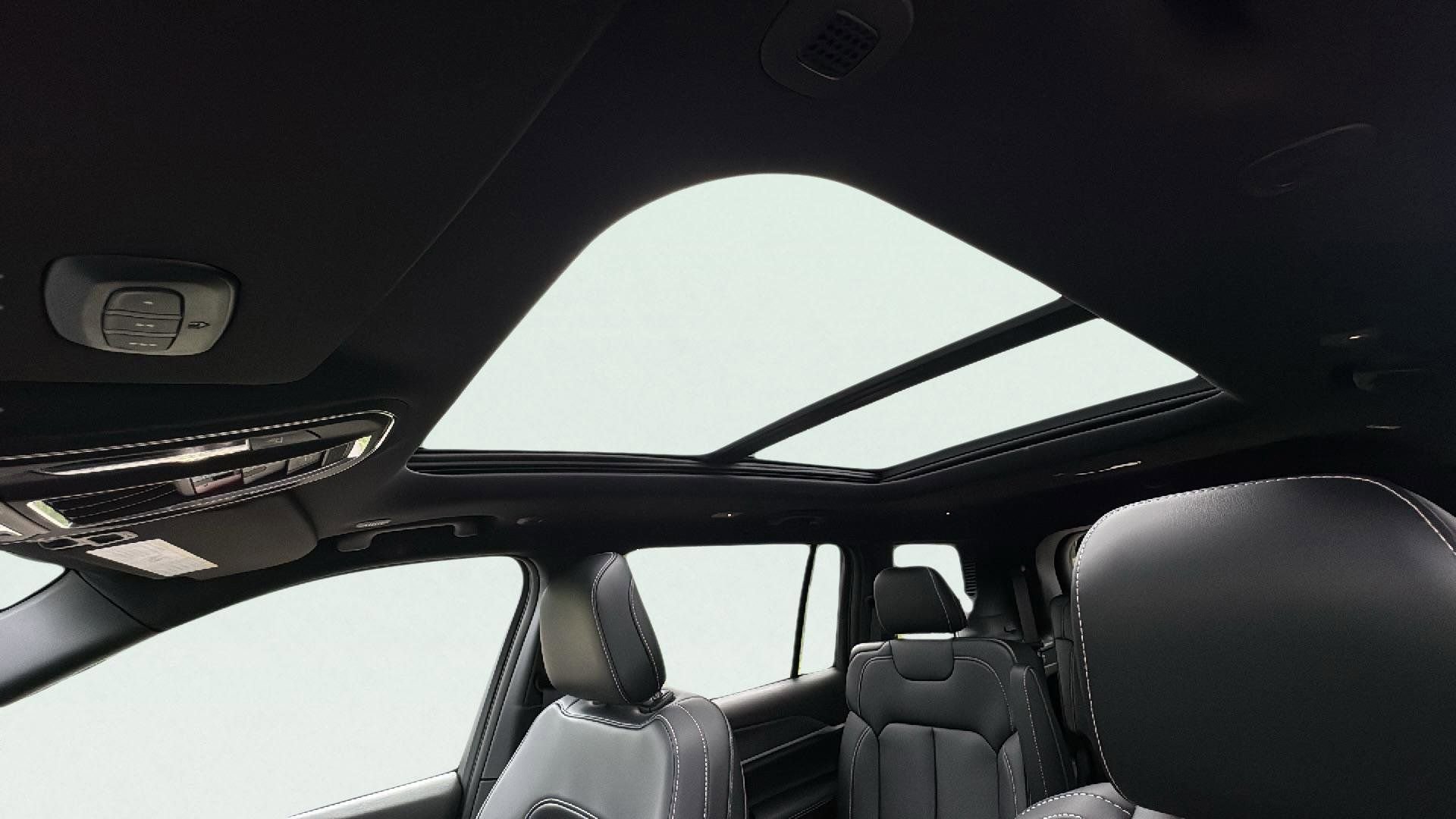 Used 2025 Jeep Grand Cherokee L Limited image 27