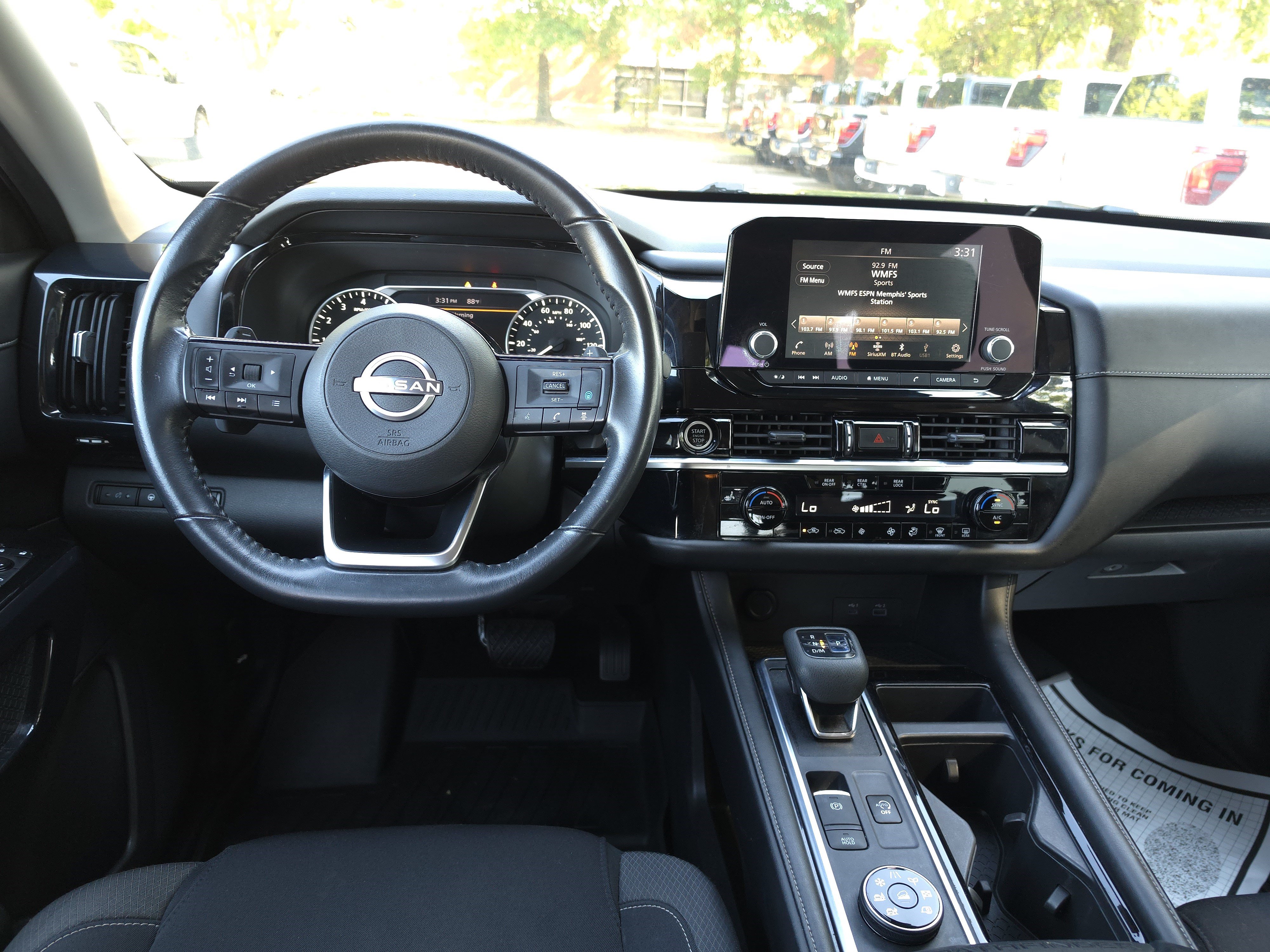 Used 2022 Nissan Pathfinder SV w/ SV Premium Package AWD/4WD image 10
