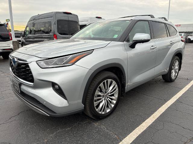 Used 2024 Toyota Highlander Platinum
