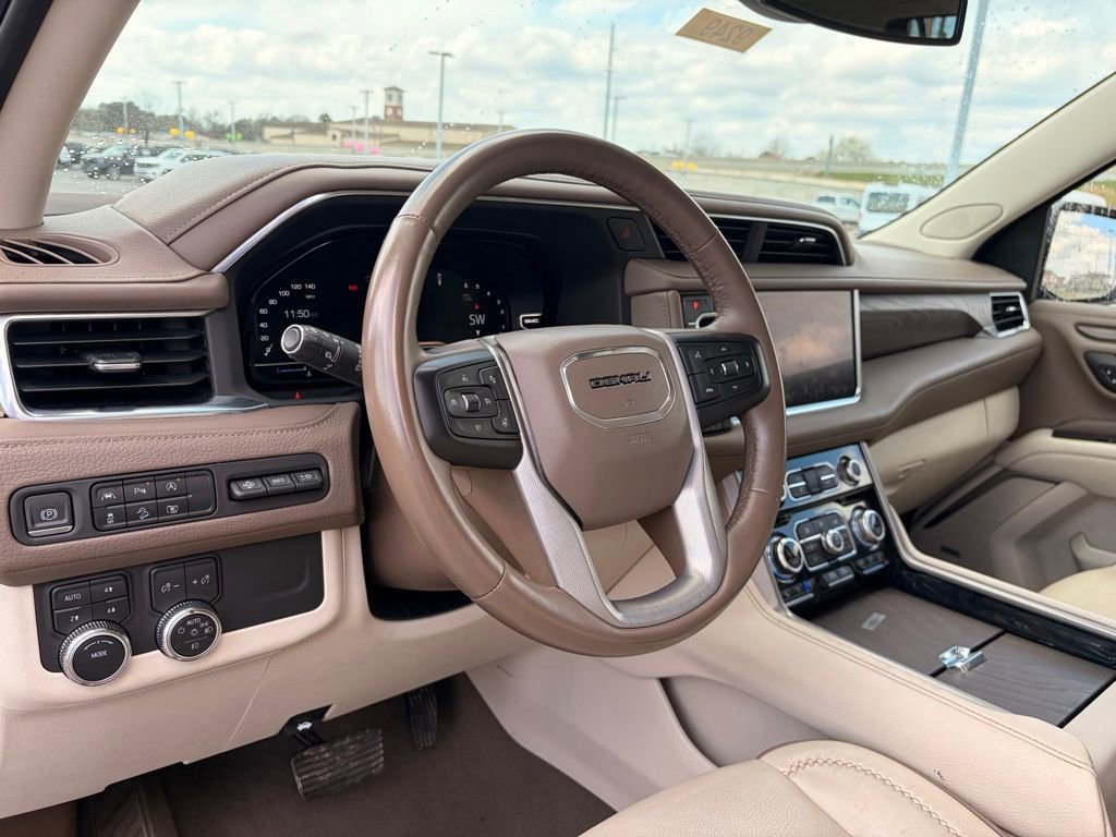 Used 2023 GMC Yukon Denali image 12